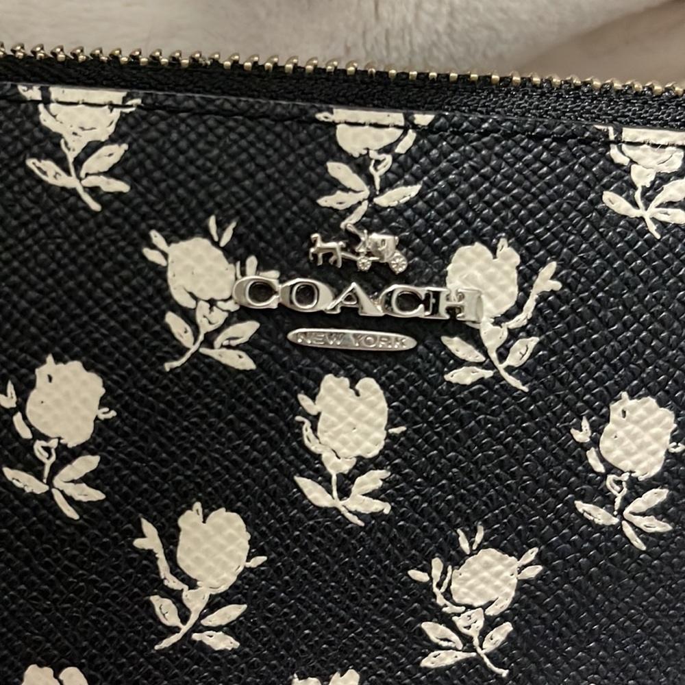 Coach Wallet - Picture 5 of 5